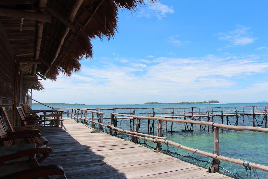 Bintan Laguna Restaurant And Resort Телукбакау Экстерьер фото