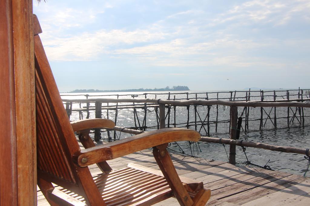 Bintan Laguna Restaurant And Resort Телукбакау Номер фото