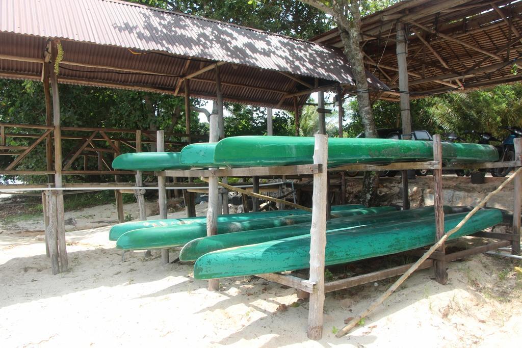 Bintan Laguna Restaurant And Resort Телукбакау Экстерьер фото