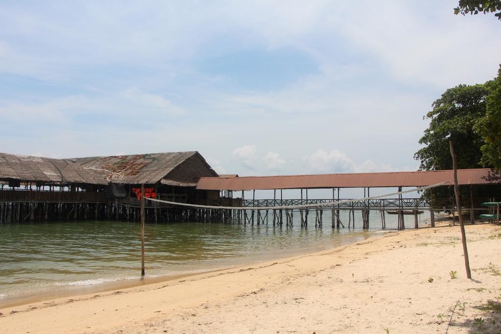Bintan Laguna Restaurant And Resort Телукбакау Экстерьер фото